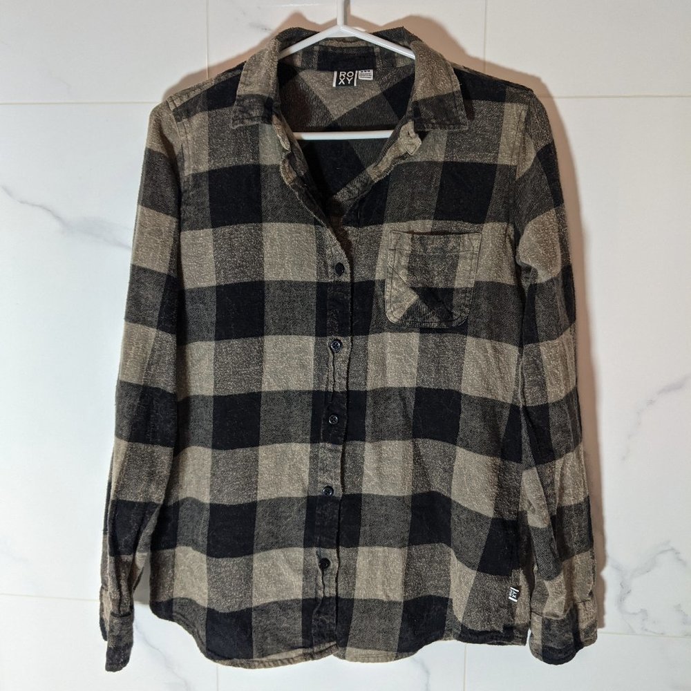 ❗LAST CHANCE❗Roxy Distressed Plaid Button-up Flannel